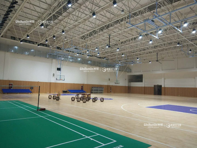 江西赣州市文清实验国际学校篮球场